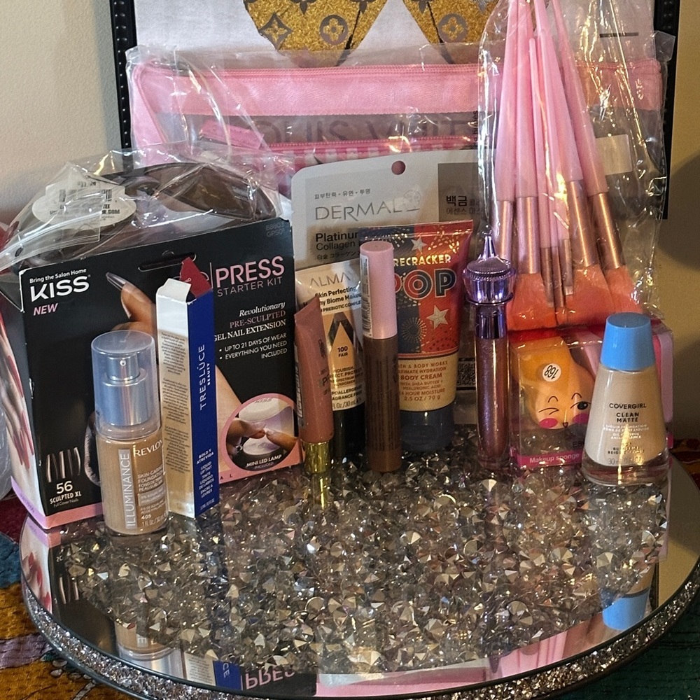 Makeup Bundle With 2 in 1 Cosmetic Pouch.